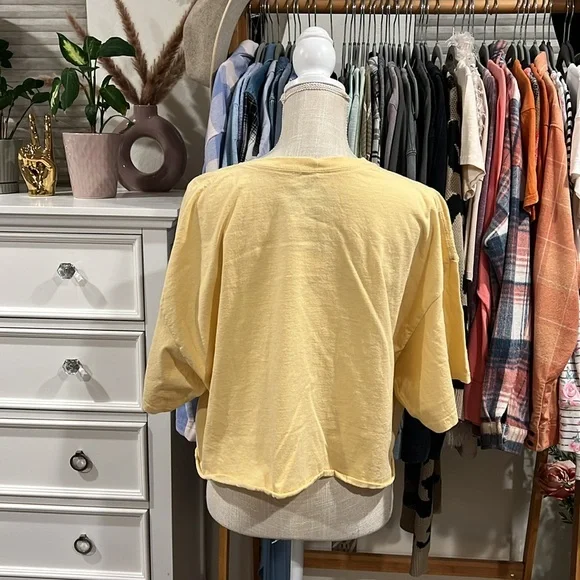 Junk Food | Get Tropical Yellow Crop Graphic Tee size Large NWT - Picture 5 of 11